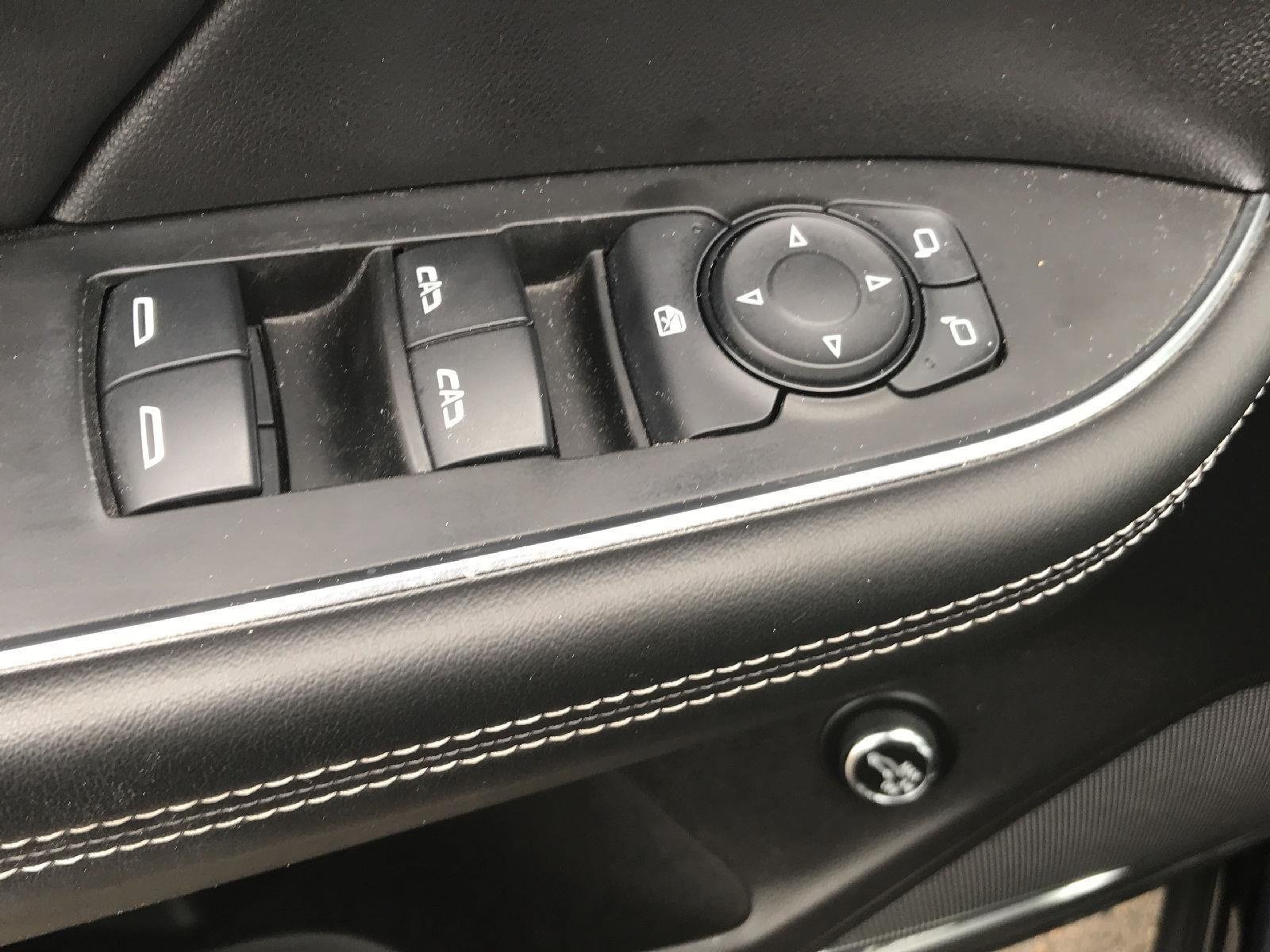 Used 2021 Buick Envision Essence w/ Technology Package I AWD/4WD image 17