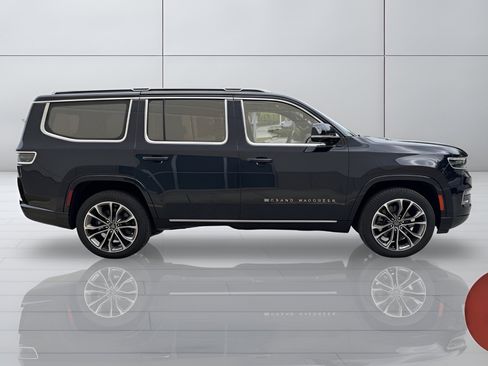 Used 2024 Jeep Grand Wagoneer Series III AWD/4WD image 8