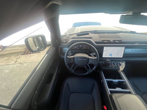 Used 2025 Land Rover Defender 110 V8 image 33