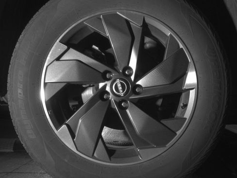 Used 2025 Nissan Rogue SV image 15