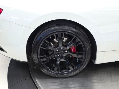 Used 2015 Maserati GranTurismo Sport RWD image 37