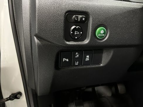 Used 2020 Honda Pilot Touring image 19