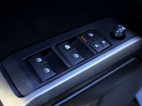 Used 2019 Toyota Tacoma TRD Sport image 19