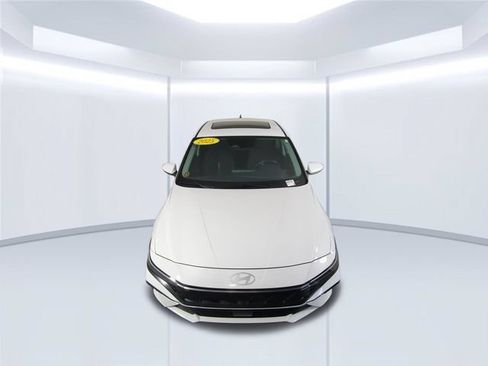 Used 2025 Hyundai Elantra SEL FWD image 42