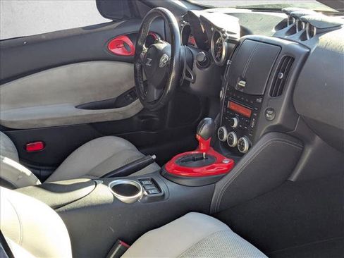 Used 2009 Nissan 370Z Touring w/ Sport Pkg image 19