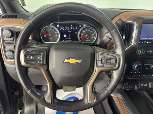 Used 2021 Chevrolet Silverado 1500 High Country w/ Technology Package AWD/4WD image 21