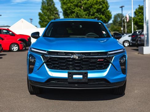 Used 2025 Chevrolet Trax RS w/ Sunroof Package FWD image 7