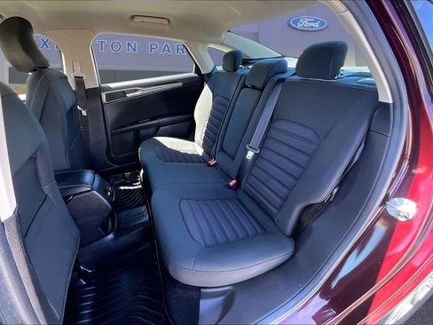 Used 2017 Ford Fusion SE image 23