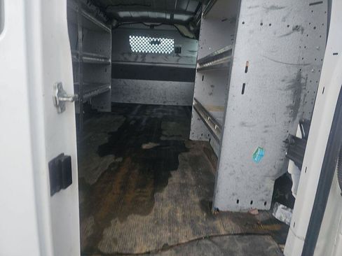 Used 2016 Chevrolet Express 2500 Extended RWD image 14