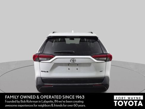 Used 2019 Toyota RAV4 LE w/ Carpet Mat Package FWD image 8