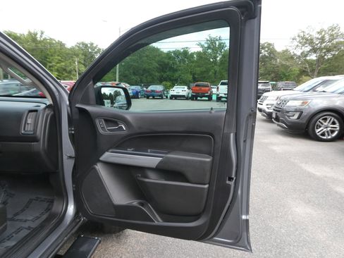 Used 2019 Chevrolet Colorado LT w/ LT Convenience Package AWD/4WD image 23