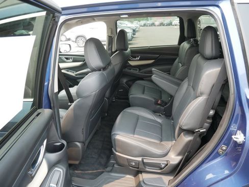 Used 2022 Subaru Ascent Limited w/ Technology Package AWD/4WD image 11