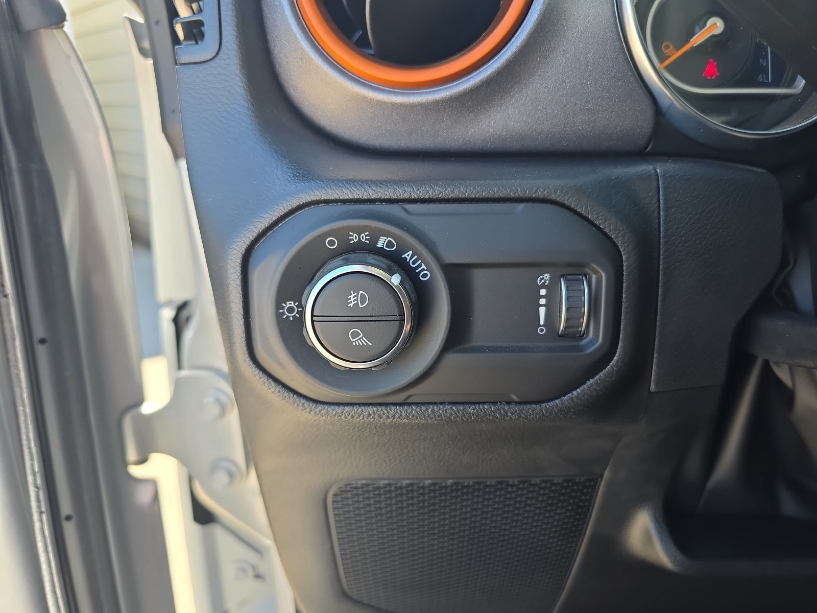 Used 2023 Jeep Gladiator Mojave w/ LED Lighting Group AWD/4WD image 23