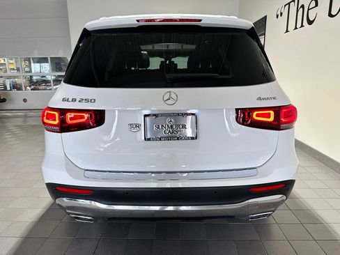 Used 2022 Mercedes-Benz GLB 250 4MATIC image 5