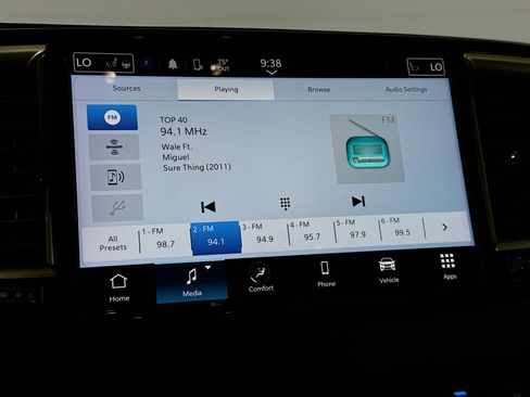Used 2023 Chrysler Pacifica Touring-L FWD image 16