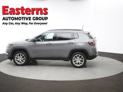 Used 2023 Jeep Compass Latitude AWD/4WD image 59