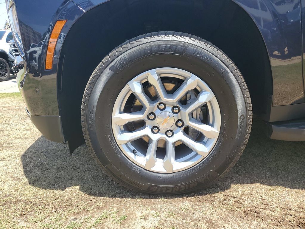 Used 2026 Chevrolet Tahoe LS RWD image 7