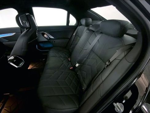 Used 2025 BMW 760i xDrive w/ Premium Package AWD/4WD image 12