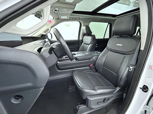 Used 2025 Ford Expedition Max Platinum AWD/4WD image 11