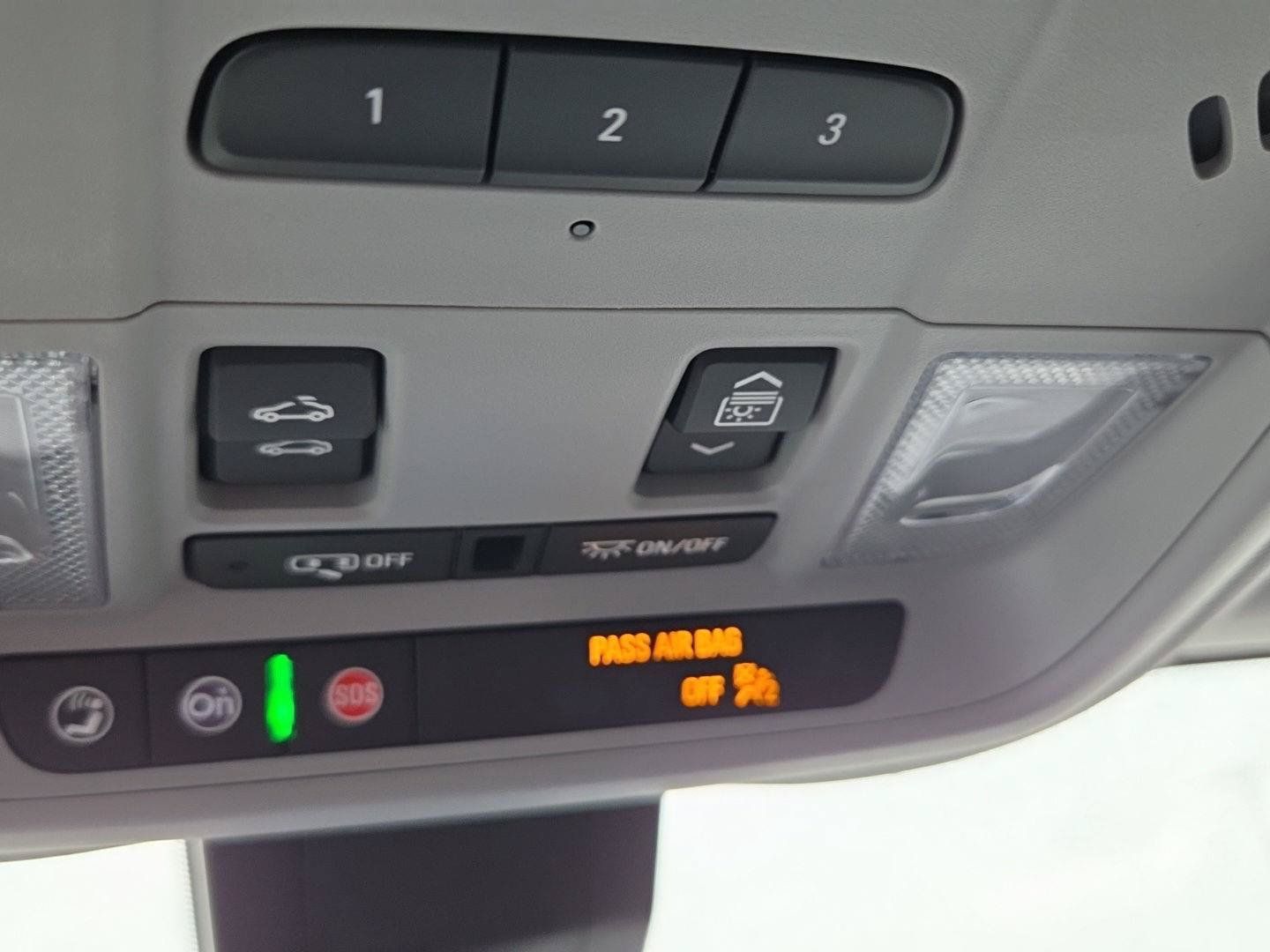 Used 2021 Chevrolet Equinox Premier FWD image 22