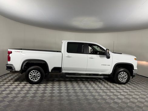 Used 2025 Chevrolet Silverado 2500 LT w/ Convenience Package AWD/4WD image 5