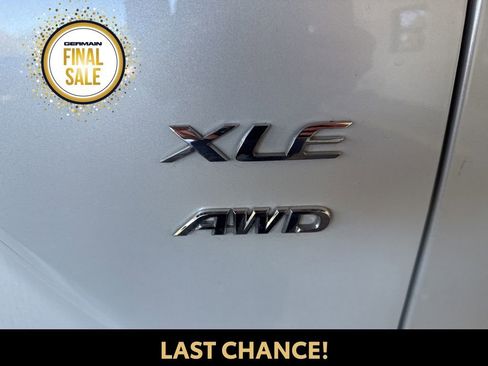 Certified 2022 Toyota Corolla Cross XLE image 5