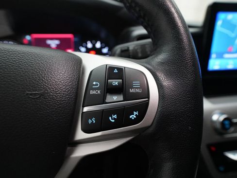 Used 2023 Ford Explorer XLT AWD/4WD image 19