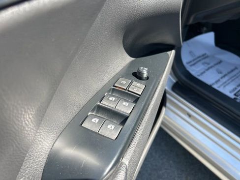 Used 2020 Toyota Camry SE w/ Audio Package FWD image 12