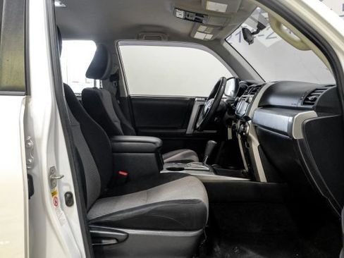 Used 2017 Toyota 4Runner SR5 RWD image 46