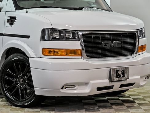 Used 2021 GMC Savana 3500 LS w/ Chrome Appearance Package RWD image 2