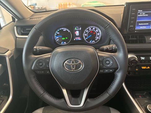 Used 2022 Toyota RAV4 XLE w/ Convenience Package AWD/4WD image 11