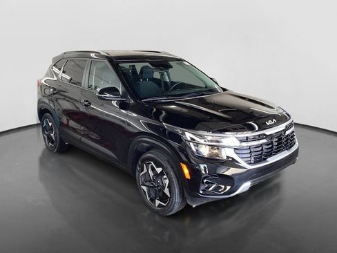 Used 2025 Kia Seltos S AWD/4WD image 3