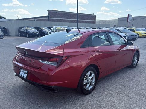 Used 2021 Hyundai Elantra SE FWD image 6