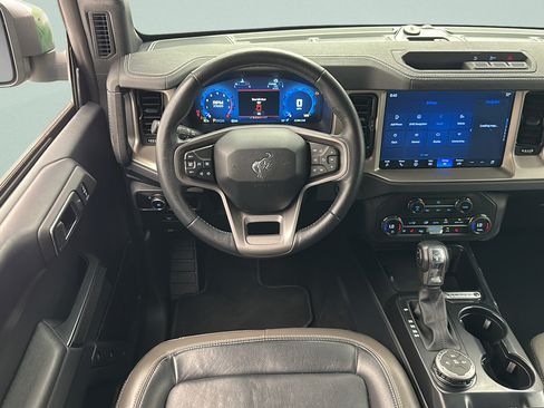 Used 2025 Ford Bronco Outer Banks AWD/4WD image 10