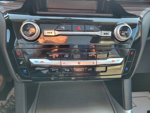 Used 2022 Ford Explorer Limited AWD/4WD image 21