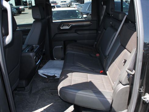 Used 2024 Chevrolet Silverado 2500 High Country w/ High Country Premium Package AWD/4WD image 18