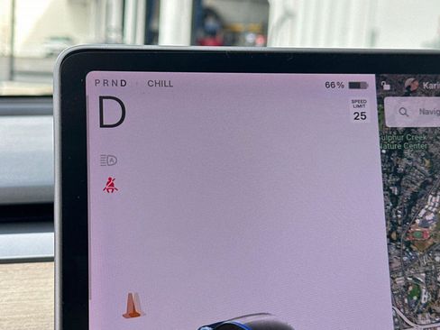 Used 2020 Tesla Model 3 Standard Range Plus image 22