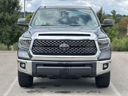 Used 2018 Toyota Tundra SR5 w/ TRD Off Road Package AWD/4WD image 18