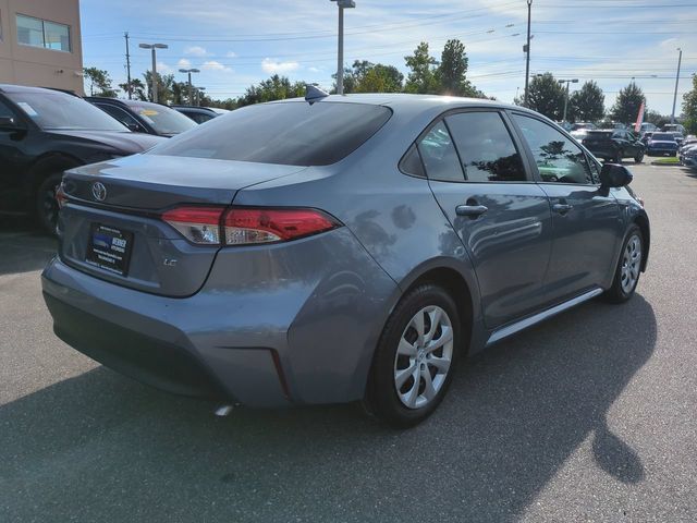 Used 2024 Toyota Corolla LE FWD image 5
