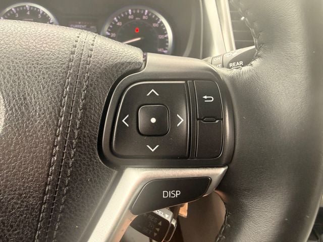 Used 2016 Toyota Highlander Plus FWD image 10