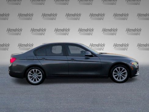 Used 2018 BMW 320i Sedan w/ Premium Package image 9