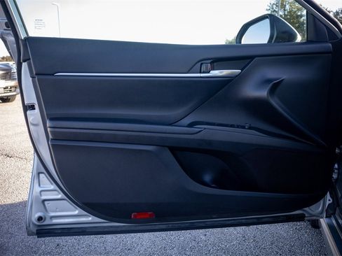 Used 2023 Toyota Camry SE image 22