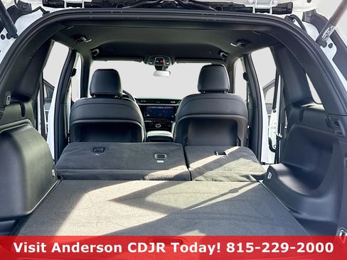 New 2026 Jeep Grand Cherokee Altitude image 7