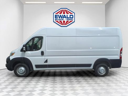 Used 2026 RAM ProMaster 2500 w/ Convenience Group FWD image 9