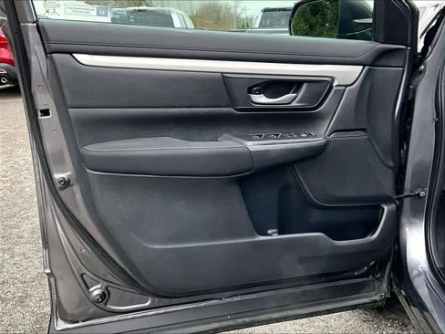 Used 2018 Honda CR-V LX image 9