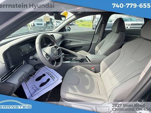 Used 2025 Hyundai Elantra Sport FWD image 14