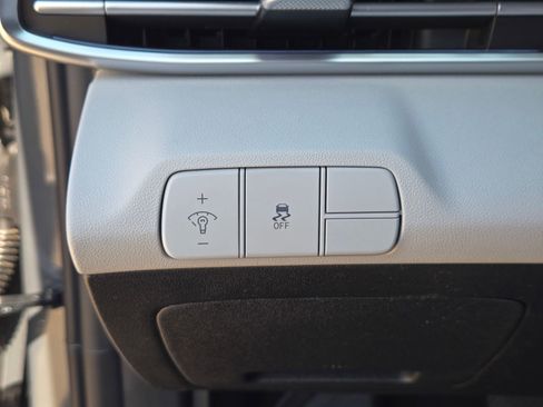 New 2026 Hyundai Elantra Limited FWD image 16