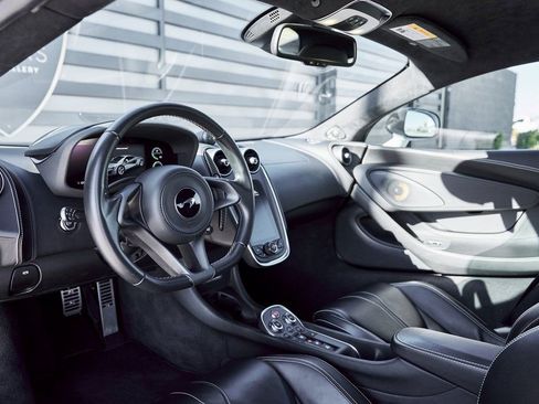 Used 2020 McLaren 570S Coupe image 5