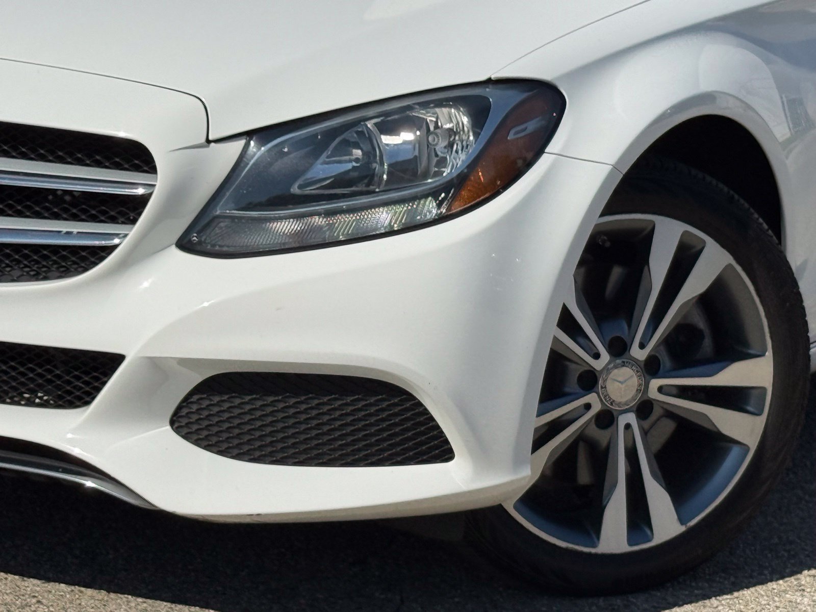 Used 2015 Mercedes-Benz C 300 4MATIC Sedan image 3