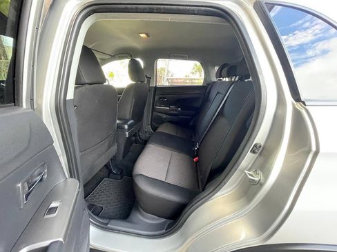 Used 2019 Mitsubishi Outlander Sport SE FWD image 16